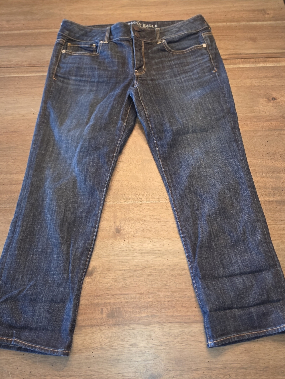 American Eagle Artist Crop - Picture 2 of 5